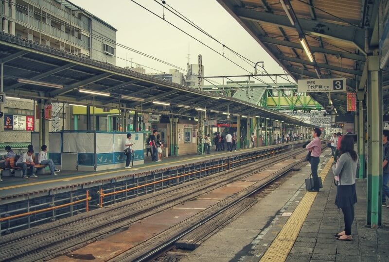 manners etiquette train subway Japan