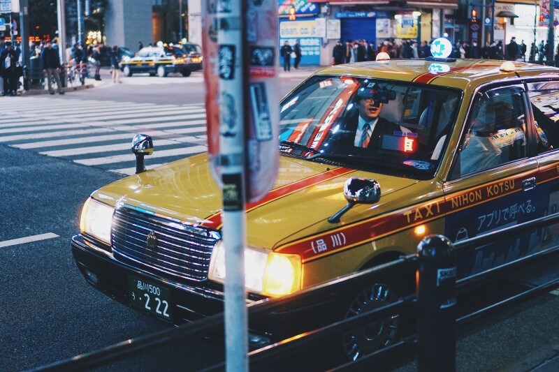 Japan manners taxi navigating etiquette what to do