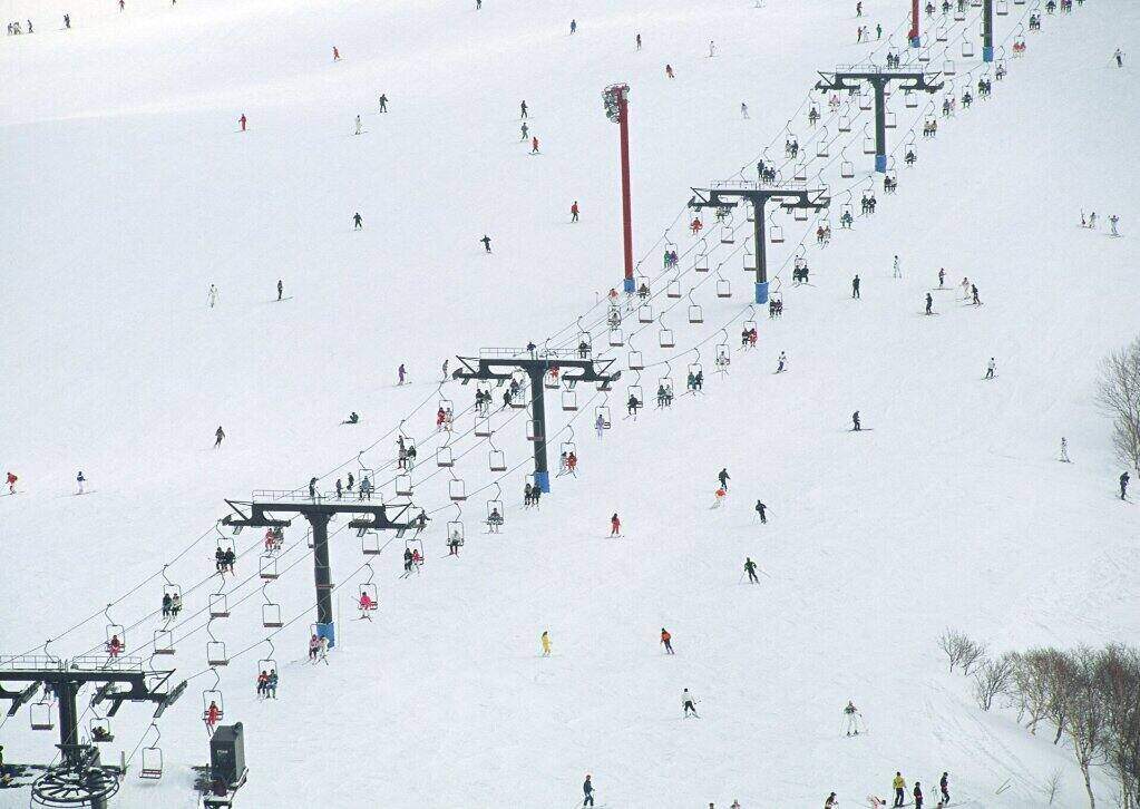 peak season ski resort in japan