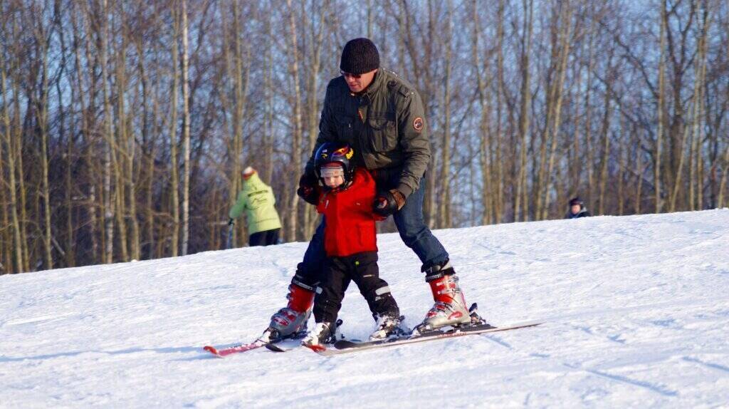 family skiing in japan