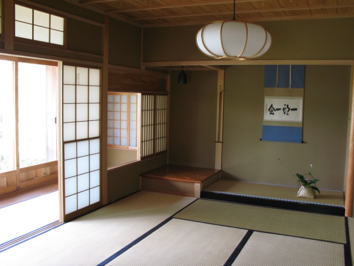 Traditional Japanese House tatami flooring and shoji doors with lamp