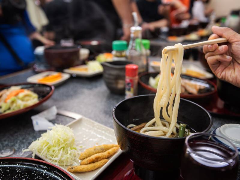 ordering dishes in Japanese izakaya