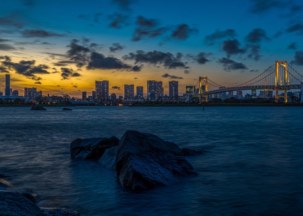A beautiful scene of Tokyo over the sea
