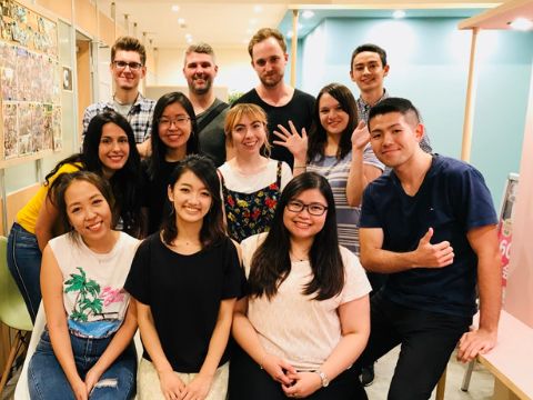 Group of 12 students who learn Japanese