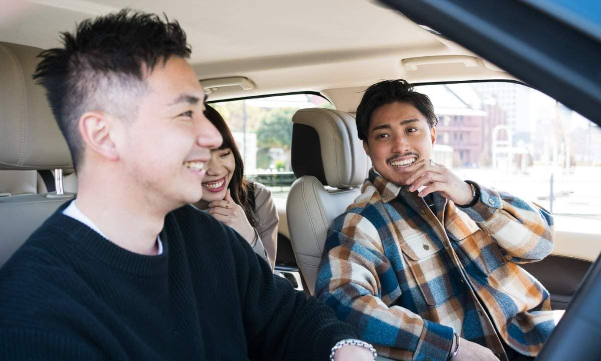 Friend talking in the car