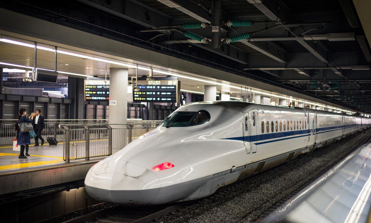 Tokyo bullet trains - shinkansen