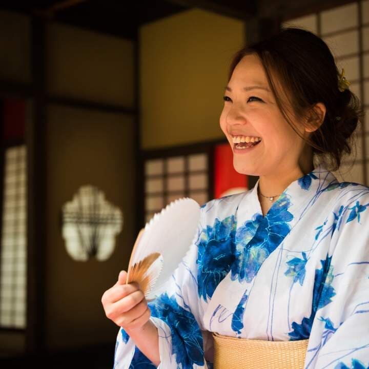 Native Japanese speaker in kimono