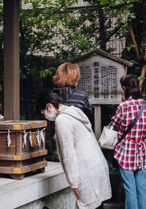 Shrines in Tokyo - donate and pray