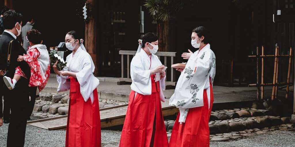 Part-time job as shrine maiden, Miko at temples and shrines in Tokyo